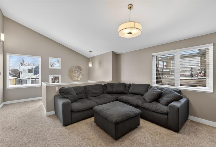 902 Dorchester, 2 Bedrooms Bedrooms, 8 Rooms Rooms,2 BathroomsBathrooms,Condominium,For Sale,Dorchester