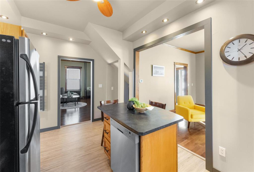 630 St Jean Baptiste, 3 Bedrooms Bedrooms, 15 Rooms Rooms,3 BathroomsBathrooms,Residential,For Sale,St Jean Baptiste