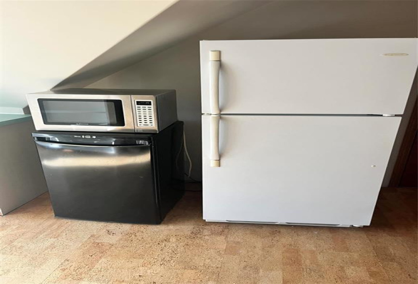 662 Gertrude, 4 Bedrooms Bedrooms, 16 Rooms Rooms,3 BathroomsBathrooms,Residential,For Sale,Gertrude