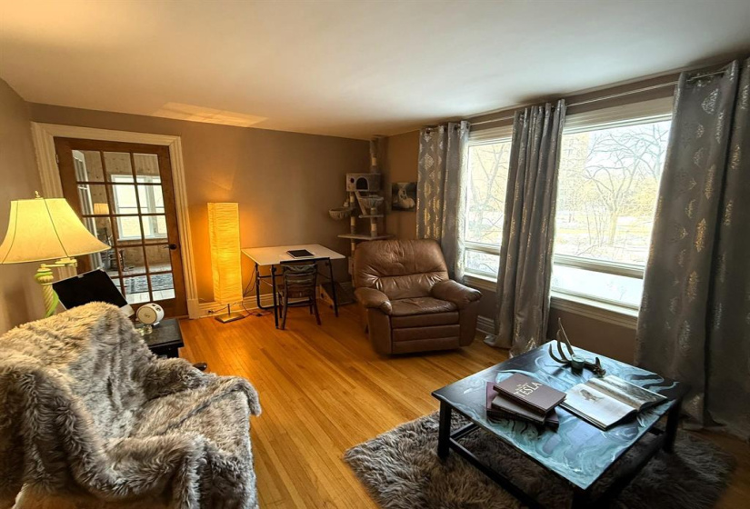 662 Gertrude, 4 Bedrooms Bedrooms, 16 Rooms Rooms,3 BathroomsBathrooms,Residential,For Sale,Gertrude