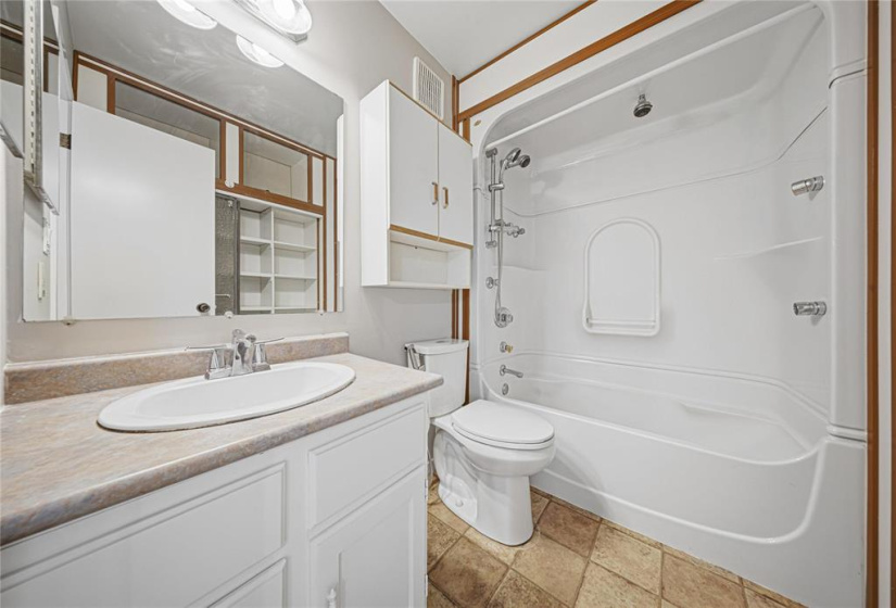 7 Findlay, 3 Bedrooms Bedrooms, 8 Rooms Rooms,2 BathroomsBathrooms,Residential,For Sale,Findlay