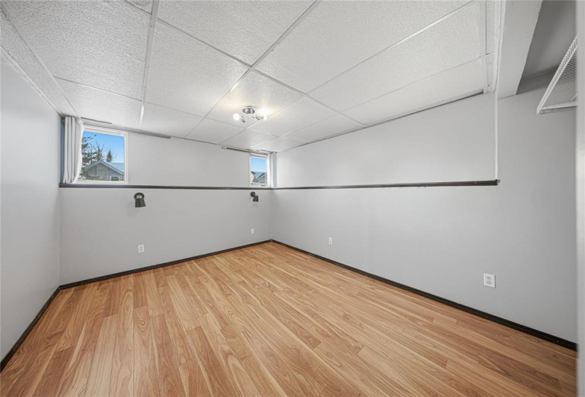 7 Findlay, 3 Bedrooms Bedrooms, 8 Rooms Rooms,2 BathroomsBathrooms,Residential,For Sale,Findlay