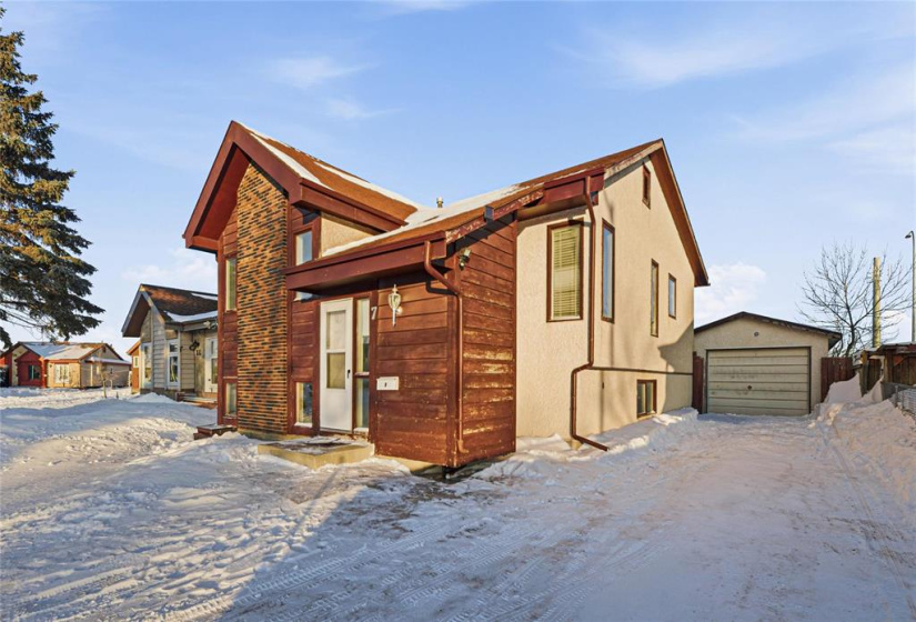 7 Findlay, 3 Bedrooms Bedrooms, 8 Rooms Rooms,2 BathroomsBathrooms,Residential,For Sale,Findlay