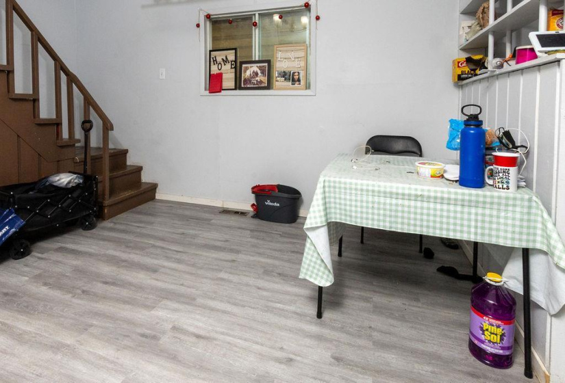 526 Simcoe, 7 Bedrooms Bedrooms, 18 Rooms Rooms,2 BathroomsBathrooms,Residential,For Sale,Simcoe