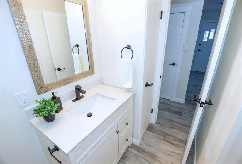 584 Guilbault, 2 Bedrooms Bedrooms, 5 Rooms Rooms,1 BathroomBathrooms,Residential,For Sale,Guilbault