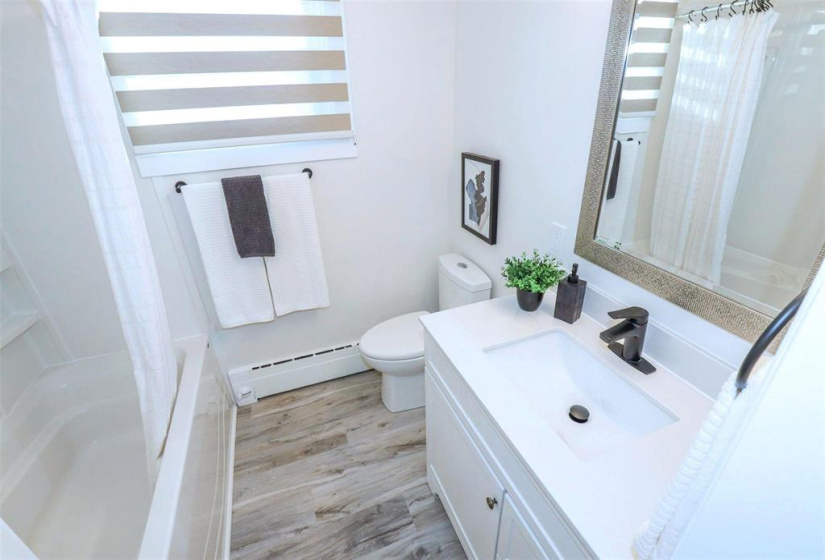 584 Guilbault, 2 Bedrooms Bedrooms, 5 Rooms Rooms,1 BathroomBathrooms,Residential,For Sale,Guilbault