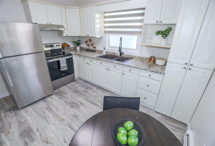 584 Guilbault, 2 Bedrooms Bedrooms, 5 Rooms Rooms,1 BathroomBathrooms,Residential,For Sale,Guilbault