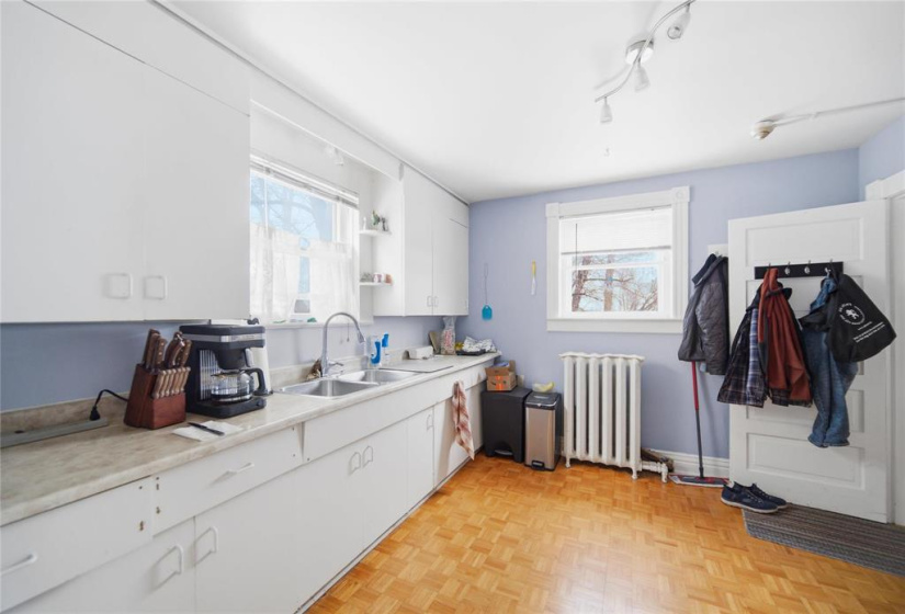 Main Flr Suite - KIT