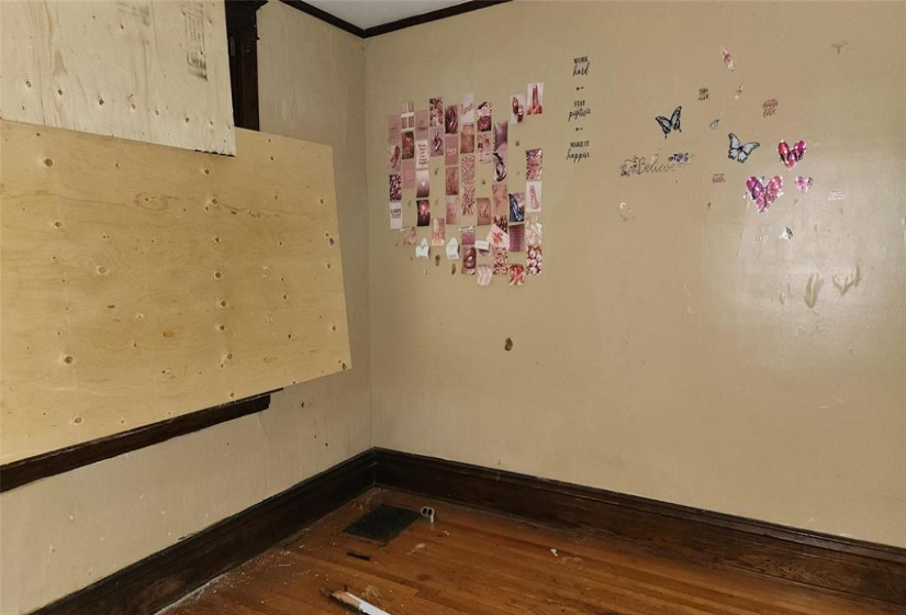 650 Agnes, ,Residential,For Sale,Agnes