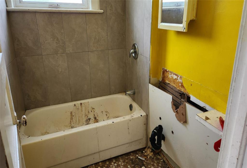 650 Agnes, ,Residential,For Sale,Agnes