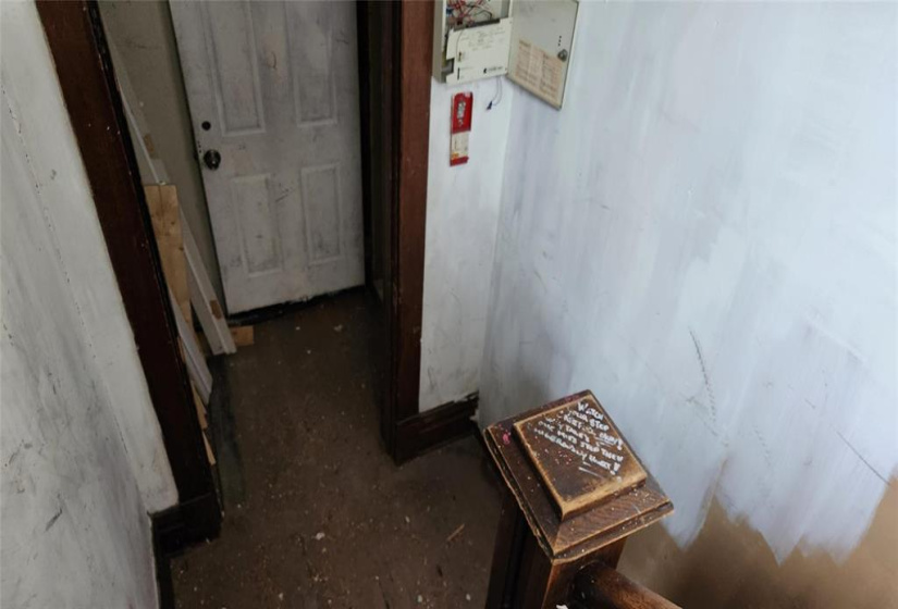 650 Agnes, ,Residential,For Sale,Agnes