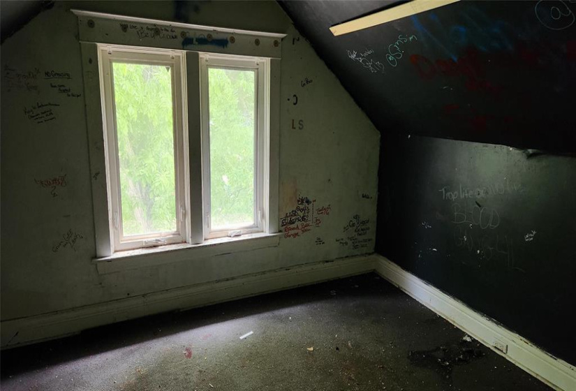 650 Agnes, ,Residential,For Sale,Agnes