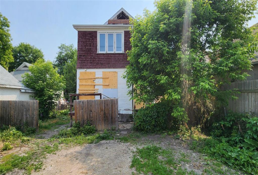 650 Agnes, ,Residential,For Sale,Agnes