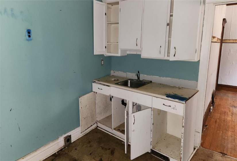 650 Agnes, ,Residential,For Sale,Agnes