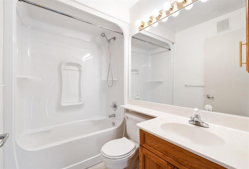 4025 Roblin, 3 Bedrooms Bedrooms, 13 Rooms Rooms,3 BathroomsBathrooms,Condominium,For Sale,Roblin