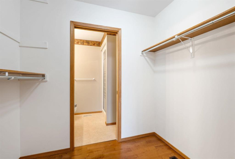 4025 Roblin, 3 Bedrooms Bedrooms, 13 Rooms Rooms,3 BathroomsBathrooms,Condominium,For Sale,Roblin