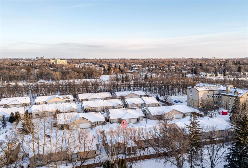 4025 Roblin, 3 Bedrooms Bedrooms, 13 Rooms Rooms,3 BathroomsBathrooms,Condominium,For Sale,Roblin