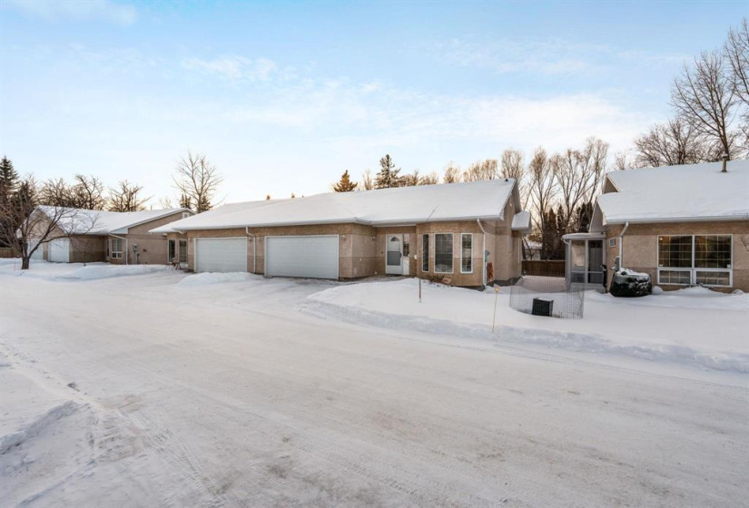 4025 Roblin, 3 Bedrooms Bedrooms, 13 Rooms Rooms,3 BathroomsBathrooms,Condominium,For Sale,Roblin