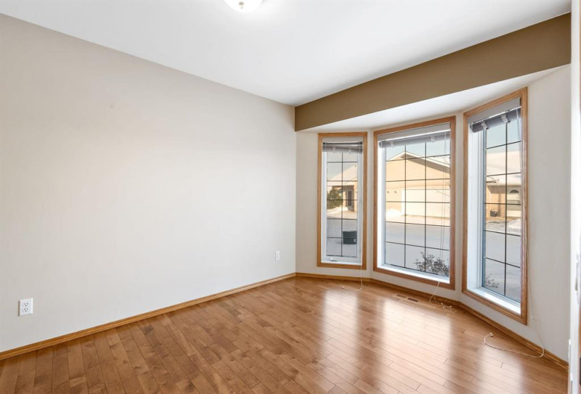 4025 Roblin, 3 Bedrooms Bedrooms, 13 Rooms Rooms,3 BathroomsBathrooms,Condominium,For Sale,Roblin