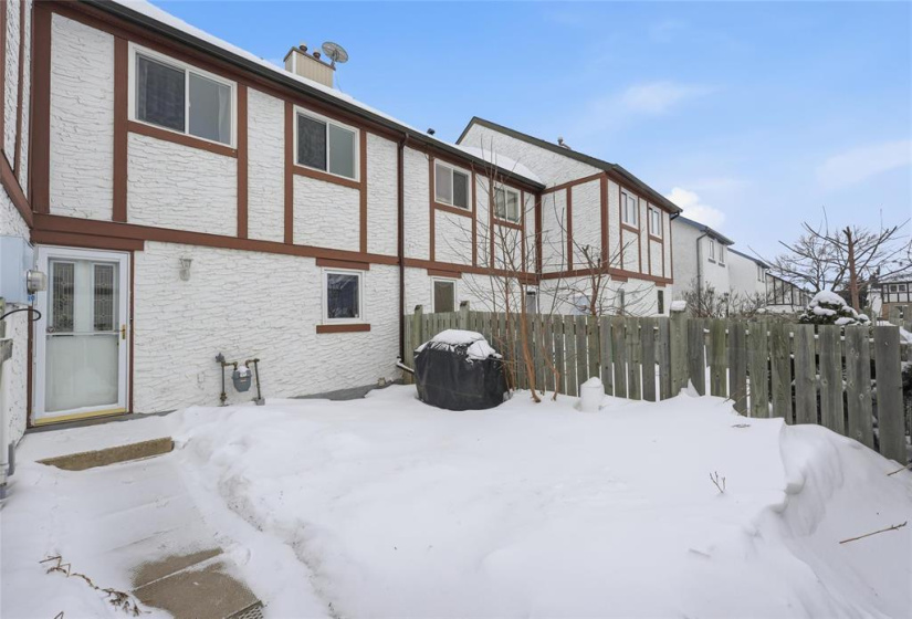 83 Apple, 3 Bedrooms Bedrooms, 8 Rooms Rooms,2 BathroomsBathrooms,Condominium,For Sale,Apple