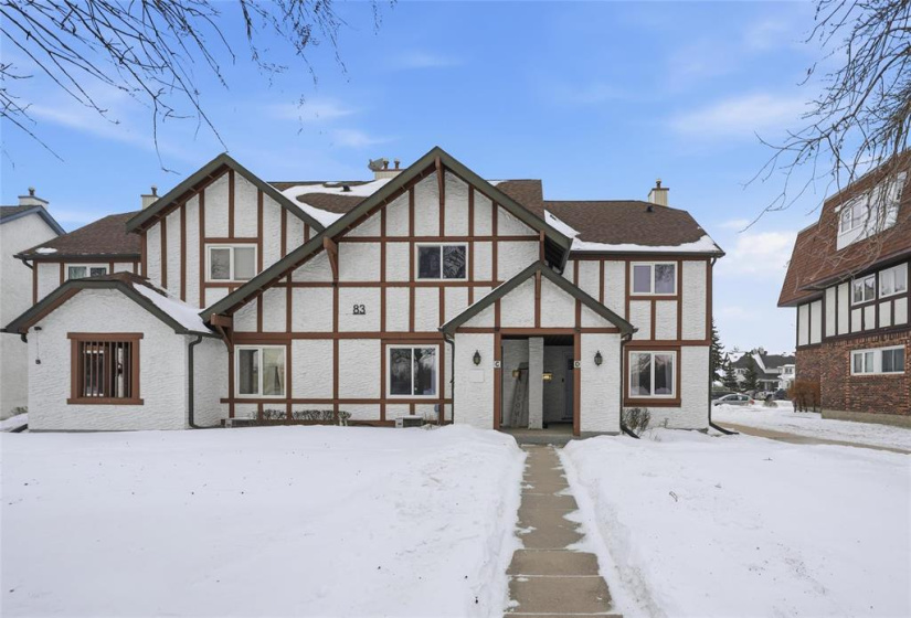 83 Apple, 3 Bedrooms Bedrooms, 8 Rooms Rooms,2 BathroomsBathrooms,Condominium,For Sale,Apple