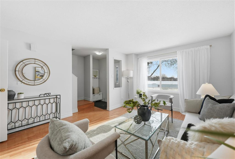 83 Apple, 3 Bedrooms Bedrooms, 8 Rooms Rooms,2 BathroomsBathrooms,Condominium,For Sale,Apple