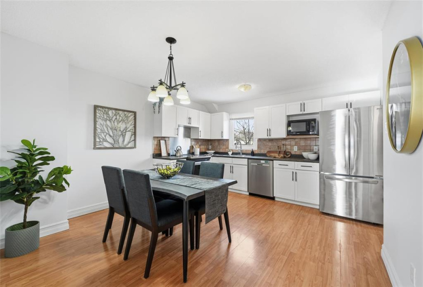 83 Apple, 3 Bedrooms Bedrooms, 8 Rooms Rooms,2 BathroomsBathrooms,Condominium,For Sale,Apple