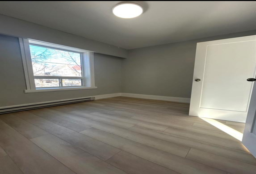 290 Beverley, 2 Bedrooms Bedrooms, 5 Rooms Rooms,1 BathroomBathrooms,Condominium,For Sale,Beverley