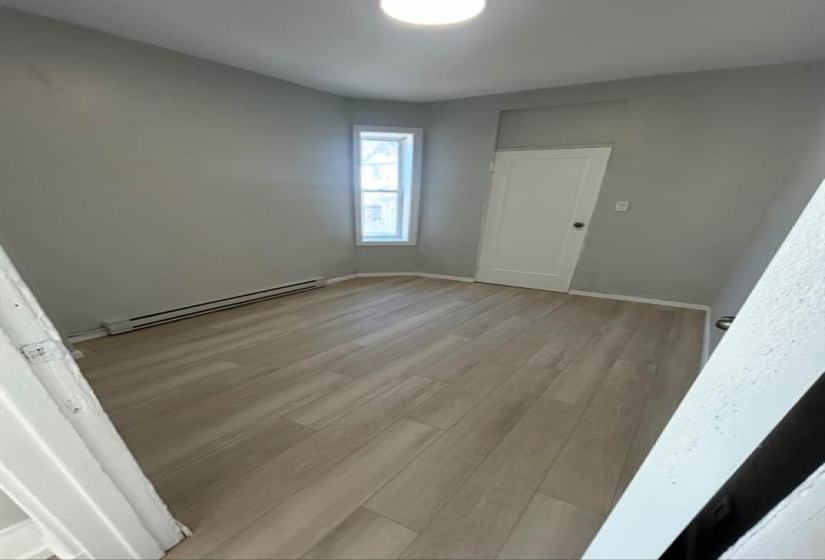 290 Beverley, 2 Bedrooms Bedrooms, 5 Rooms Rooms,1 BathroomBathrooms,Condominium,For Sale,Beverley