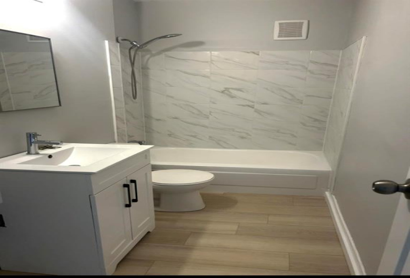 290 Beverley, 2 Bedrooms Bedrooms, 5 Rooms Rooms,1 BathroomBathrooms,Condominium,For Sale,Beverley