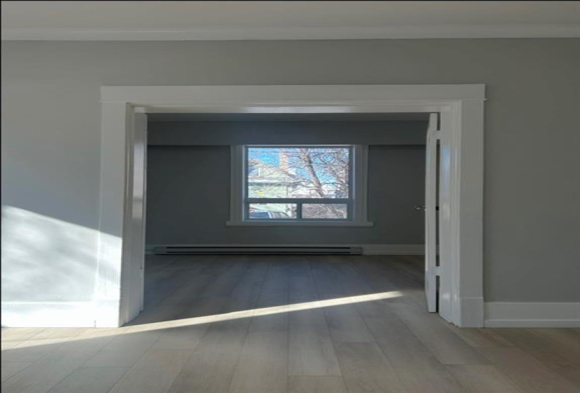 290 Beverley, 2 Bedrooms Bedrooms, 5 Rooms Rooms,1 BathroomBathrooms,Condominium,For Sale,Beverley