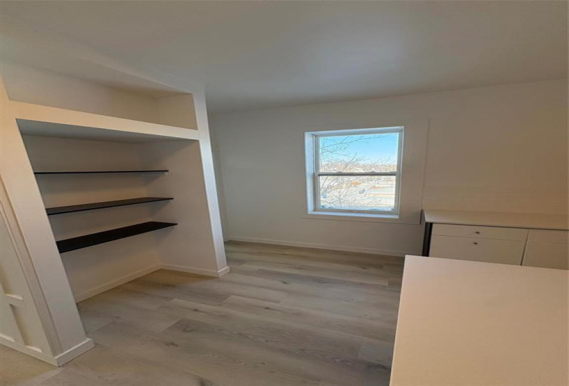 290 Beverley, 1 Bedroom Bedrooms, 4 Rooms Rooms,1 BathroomBathrooms,Condominium,For Sale,Beverley