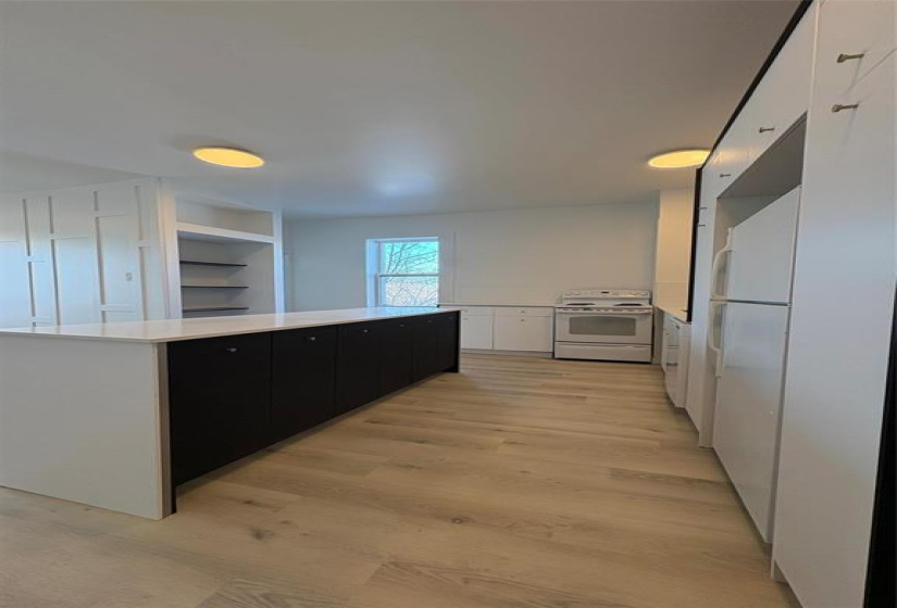 290 Beverley, 1 Bedroom Bedrooms, 4 Rooms Rooms,1 BathroomBathrooms,Condominium,For Sale,Beverley