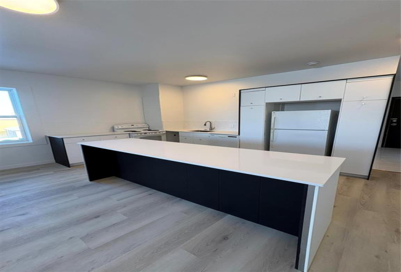 290 Beverley, 1 Bedroom Bedrooms, 4 Rooms Rooms,1 BathroomBathrooms,Condominium,For Sale,Beverley