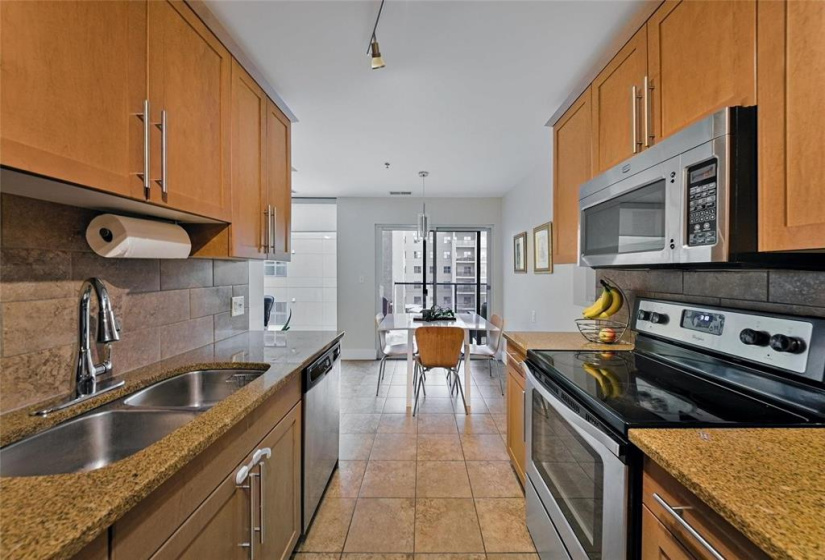 84 Snow, 2 Bedrooms Bedrooms, 7 Rooms Rooms,2 BathroomsBathrooms,Condominium,For Sale,Snow