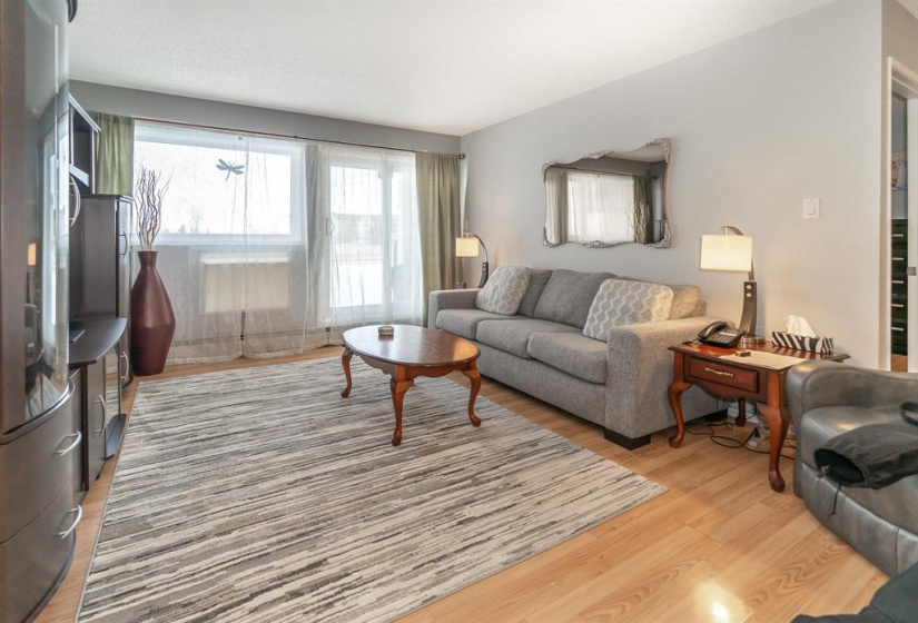 201 Victor Lewis, 2 Bedrooms Bedrooms, 7 Rooms Rooms,2 BathroomsBathrooms,Condominium,For Sale,Victor Lewis