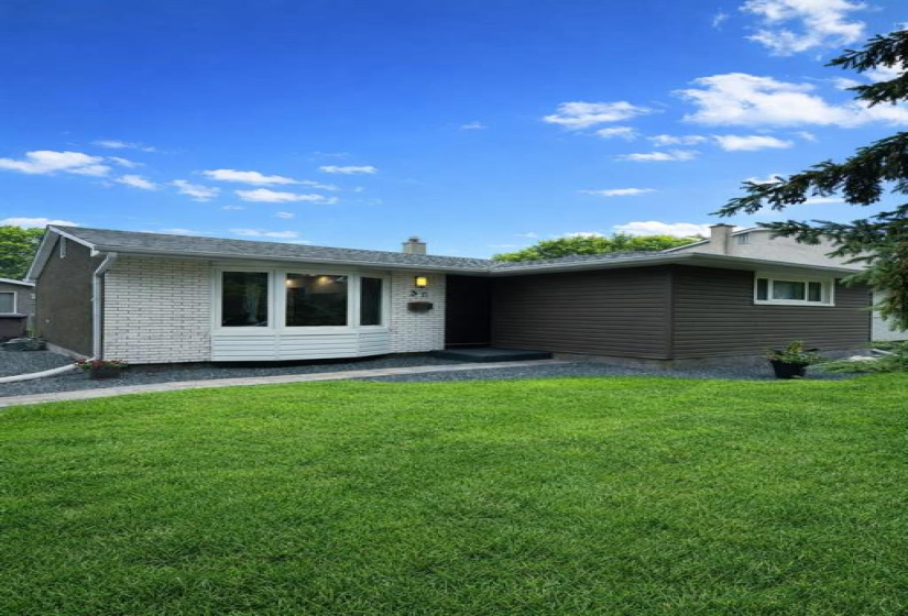 Welcome to 38 Eager Crescent in summer.