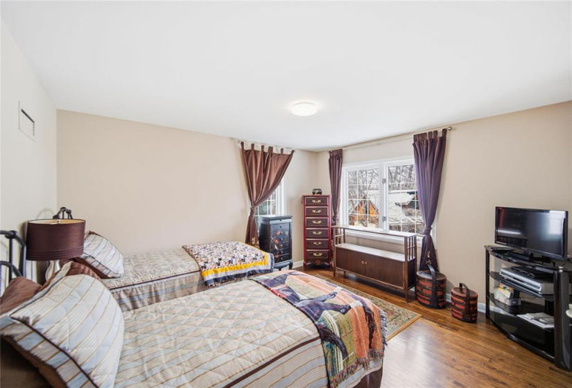 446 Kingston, 4 Bedrooms Bedrooms, 16 Rooms Rooms,2 BathroomsBathrooms,Residential,For Sale,Kingston