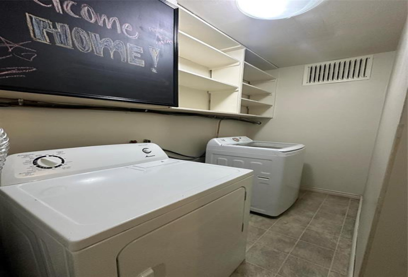 446 Kent, 2 Bedrooms Bedrooms, 6 Rooms Rooms,1 BathroomBathrooms,Residential,For Sale,Kent