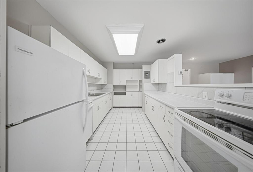 1700 Taylor, 1 Bedroom Bedrooms, 5 Rooms Rooms,1 BathroomBathrooms,Condominium,For Sale,Taylor