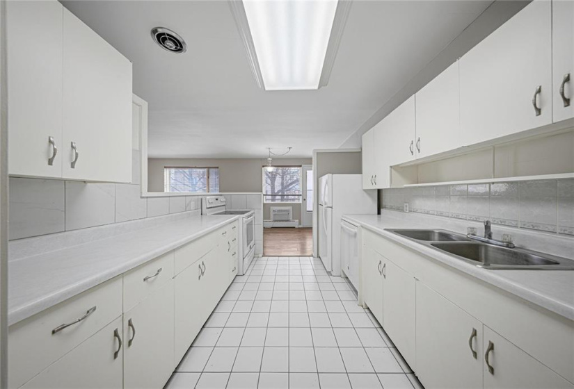 1700 Taylor, 1 Bedroom Bedrooms, 5 Rooms Rooms,1 BathroomBathrooms,Condominium,For Sale,Taylor