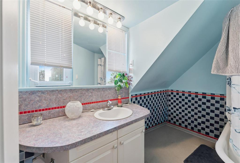 102 Scott, 3 Bedrooms Bedrooms, 12 Rooms Rooms,2 BathroomsBathrooms,Residential,For Sale,Scott