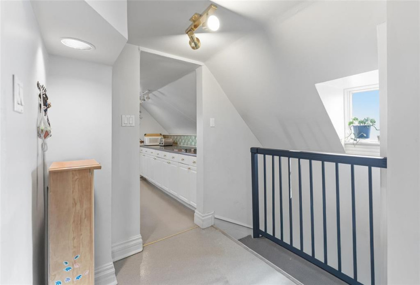 102 Scott, 3 Bedrooms Bedrooms, 12 Rooms Rooms,2 BathroomsBathrooms,Residential,For Sale,Scott