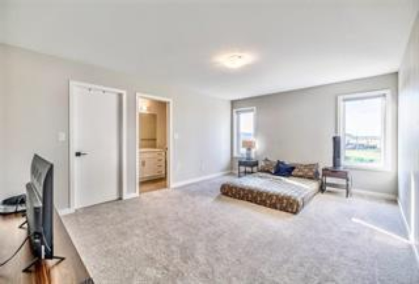 13 NORTHWATER, 4 Bedrooms Bedrooms, 12 Rooms Rooms,2 BathroomsBathrooms,Residential,For Sale,NORTHWATER