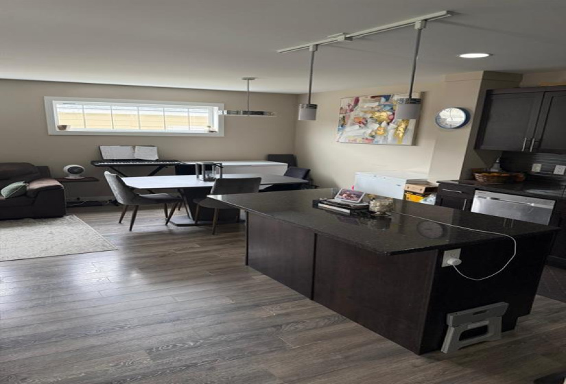 409 Pandora, 3 Bedrooms Bedrooms, 10 Rooms Rooms,2 BathroomsBathrooms,Condominium,For Sale,Pandora