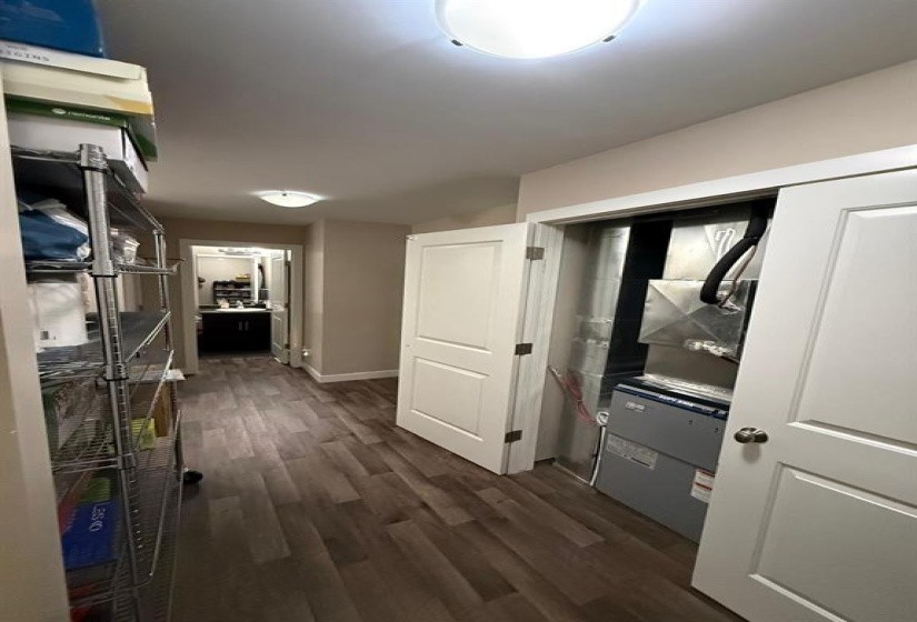 409 Pandora, 3 Bedrooms Bedrooms, 10 Rooms Rooms,2 BathroomsBathrooms,Condominium,For Sale,Pandora