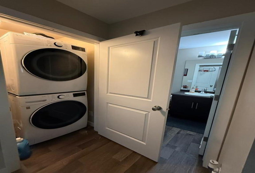 409 Pandora, 3 Bedrooms Bedrooms, 10 Rooms Rooms,2 BathroomsBathrooms,Condominium,For Sale,Pandora