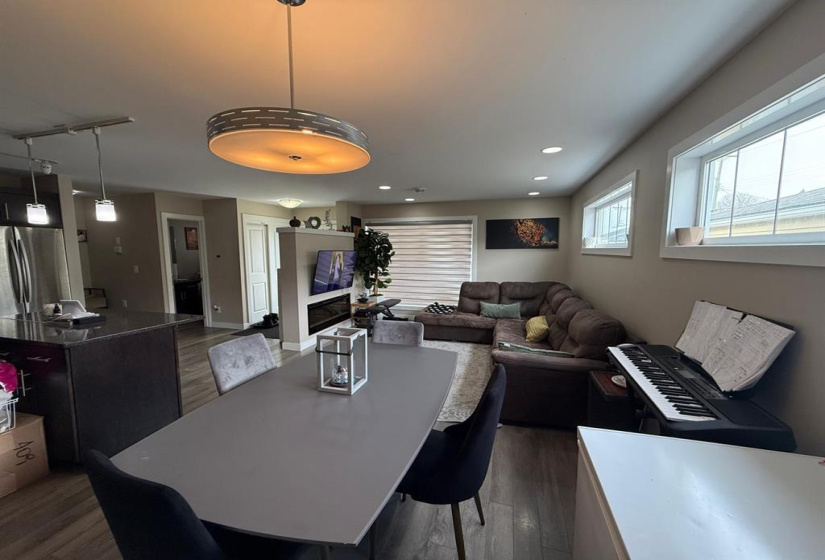 409 Pandora, 3 Bedrooms Bedrooms, 10 Rooms Rooms,2 BathroomsBathrooms,Condominium,For Sale,Pandora