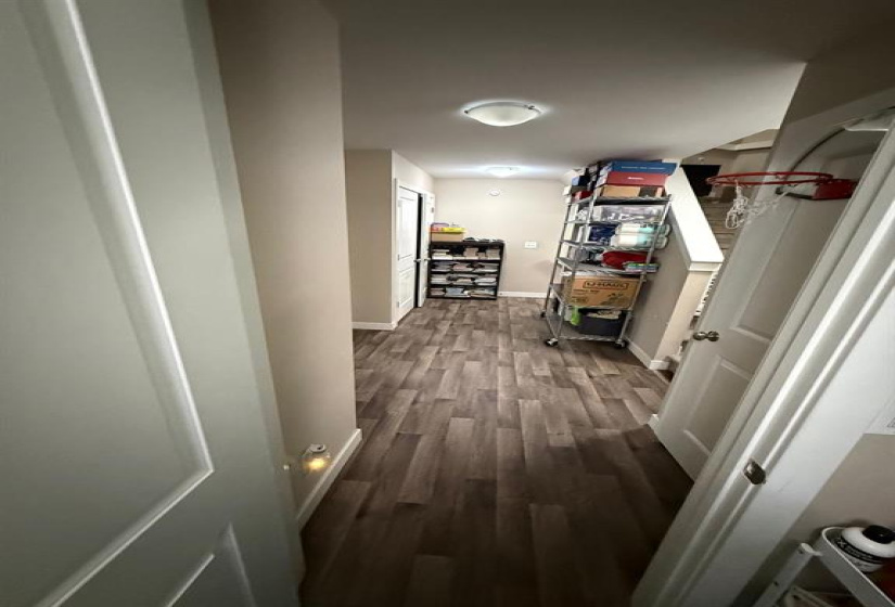 409 Pandora, 3 Bedrooms Bedrooms, 10 Rooms Rooms,2 BathroomsBathrooms,Condominium,For Sale,Pandora