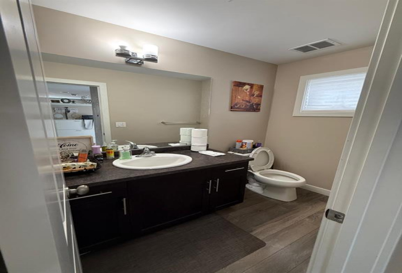 409 Pandora, 3 Bedrooms Bedrooms, 10 Rooms Rooms,2 BathroomsBathrooms,Condominium,For Sale,Pandora